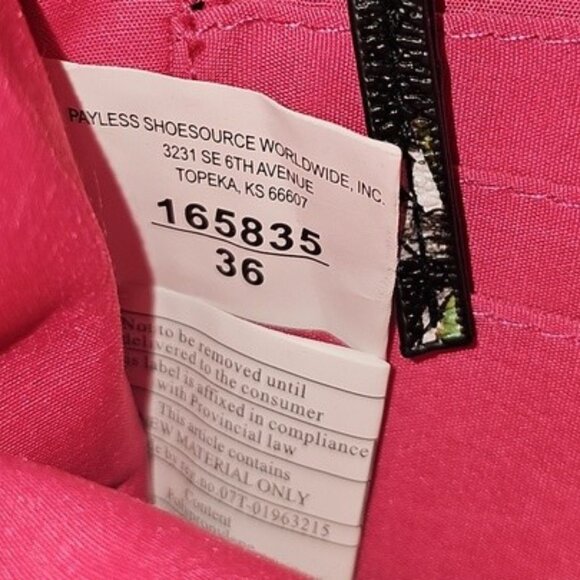 Payless ShoeSource Blk with Multicolor Floral Print Clutch with Pink Lining Used - Picture 10 of 13